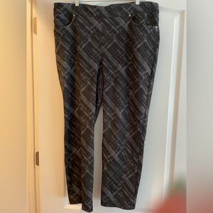 Chico’s Black and Gray Pants size 3